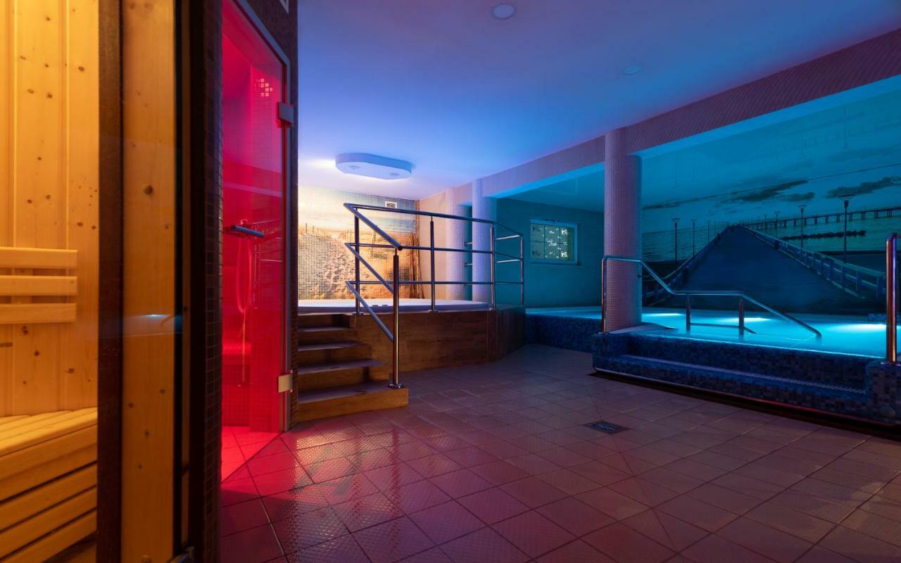 Villa Fenix 尤斯托尼莫斯基 外观 照片